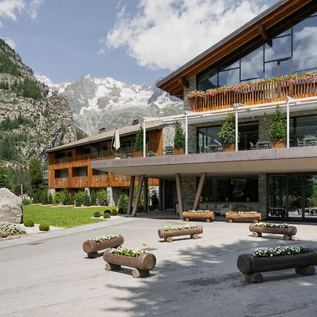 Grand Hotel Courmayeur Mont Blanc, By R Collection Hotels Εξωτερικό φωτογραφία