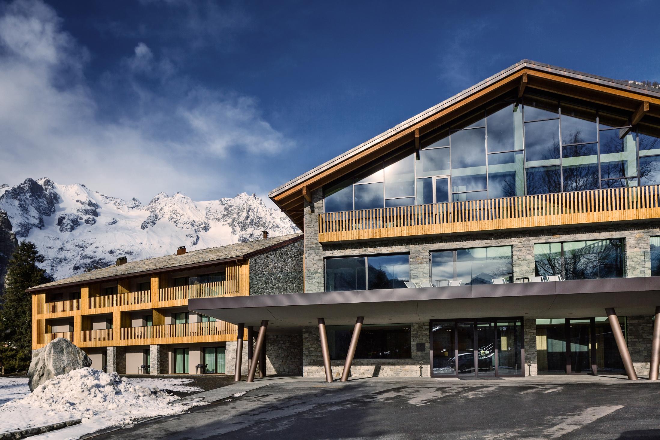 Grand Hotel Courmayeur Mont Blanc, By R Collection Hotels Εξωτερικό φωτογραφία
