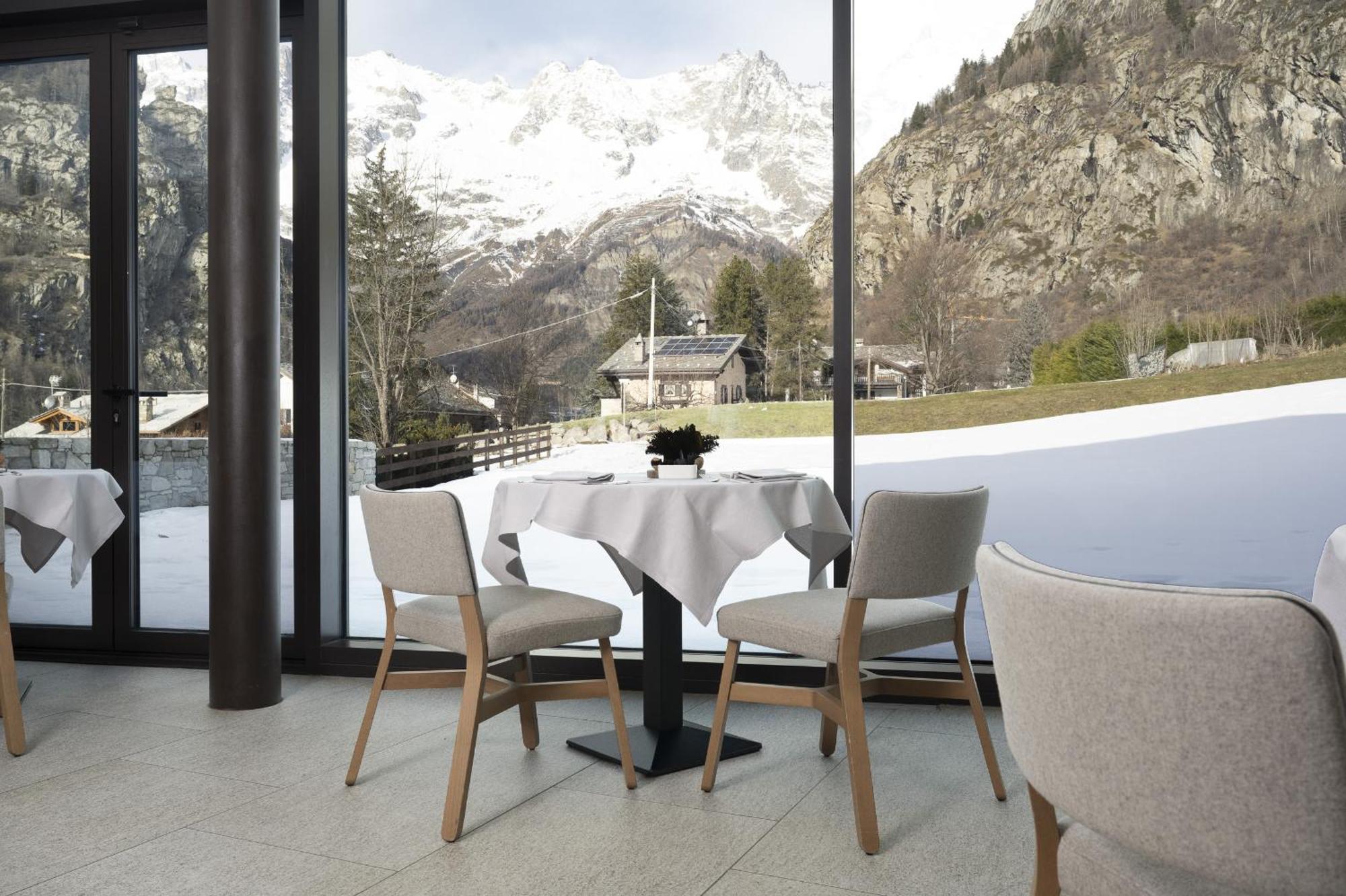 Grand Hotel Courmayeur Mont Blanc, By R Collection Hotels Εξωτερικό φωτογραφία