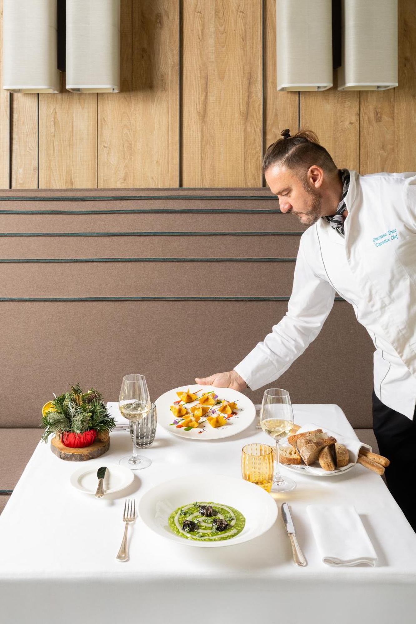 Grand Hotel Courmayeur Mont Blanc, By R Collection Hotels Εξωτερικό φωτογραφία