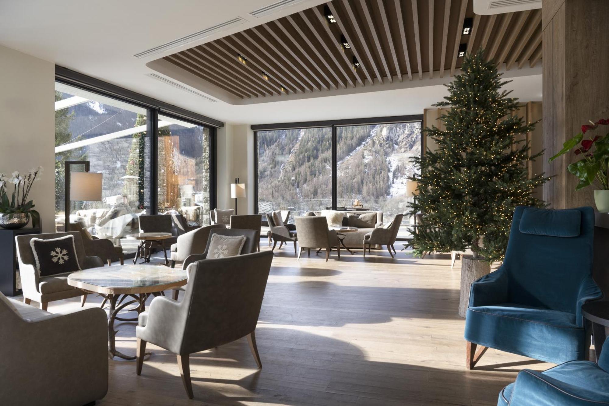 Grand Hotel Courmayeur Mont Blanc, By R Collection Hotels Εξωτερικό φωτογραφία