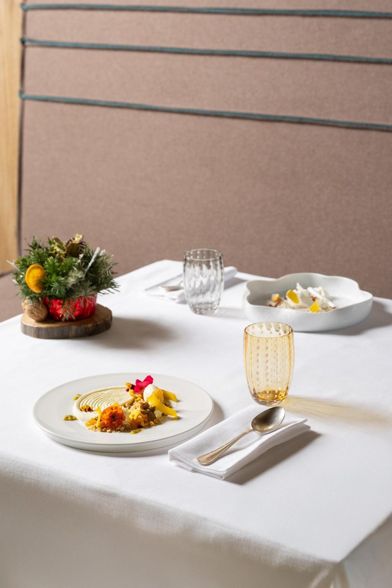 Grand Hotel Courmayeur Mont Blanc, By R Collection Hotels Εξωτερικό φωτογραφία