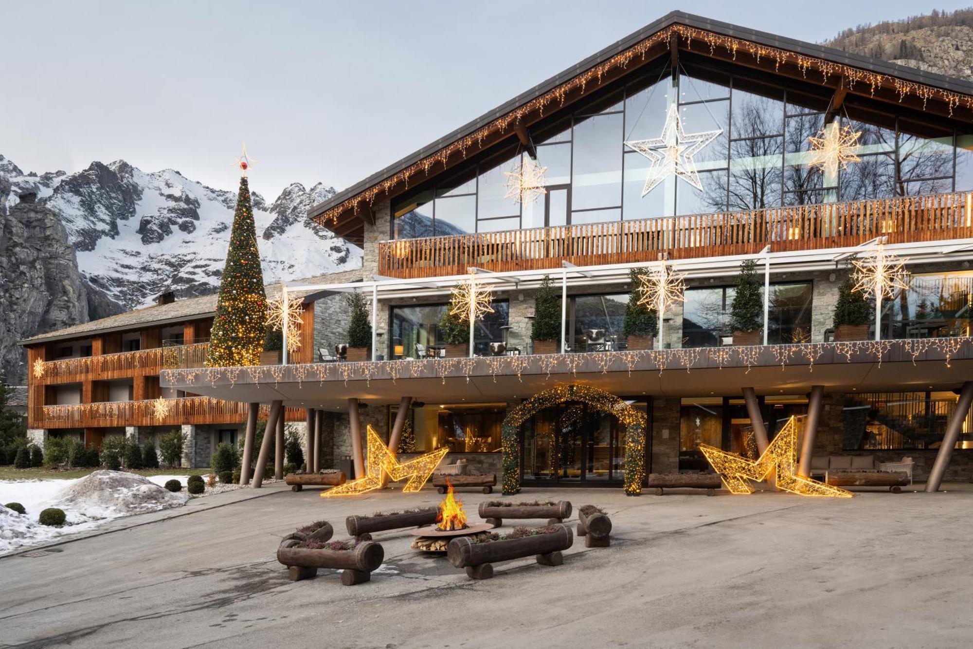Grand Hotel Courmayeur Mont Blanc, By R Collection Hotels Εξωτερικό φωτογραφία